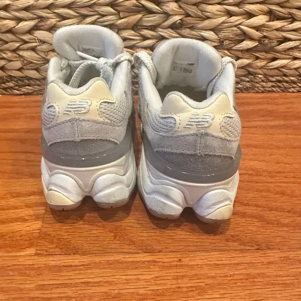 New Balance Sneakers sz 12.5 little kids New Balance 9060